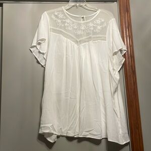 NWOT Torrid 5 Sheer Shoulder Floral Plus Top